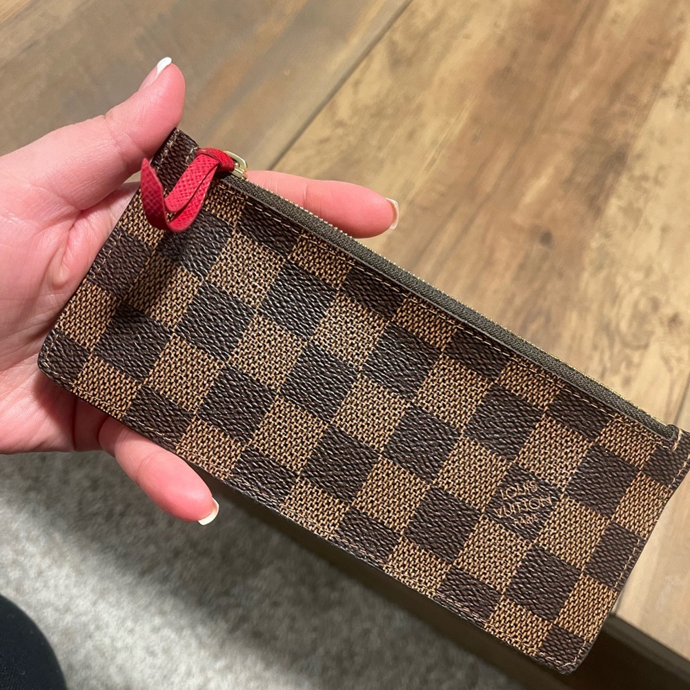 Authentic Louis Vuitton Sarah Wallet - Picture 4 of 8